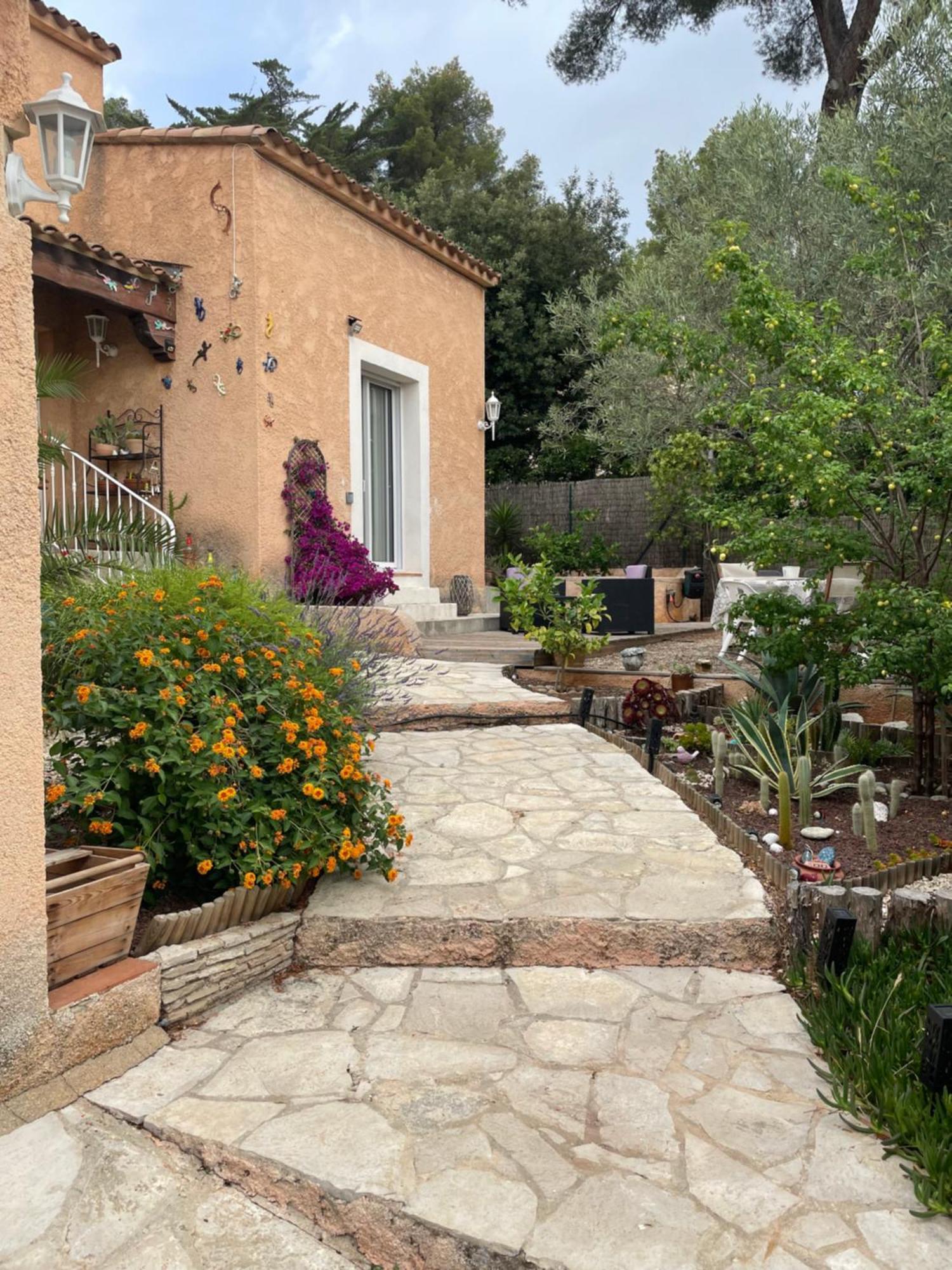 Homestay Et Salle De Bain Independantes A 200m De La De Fabregas